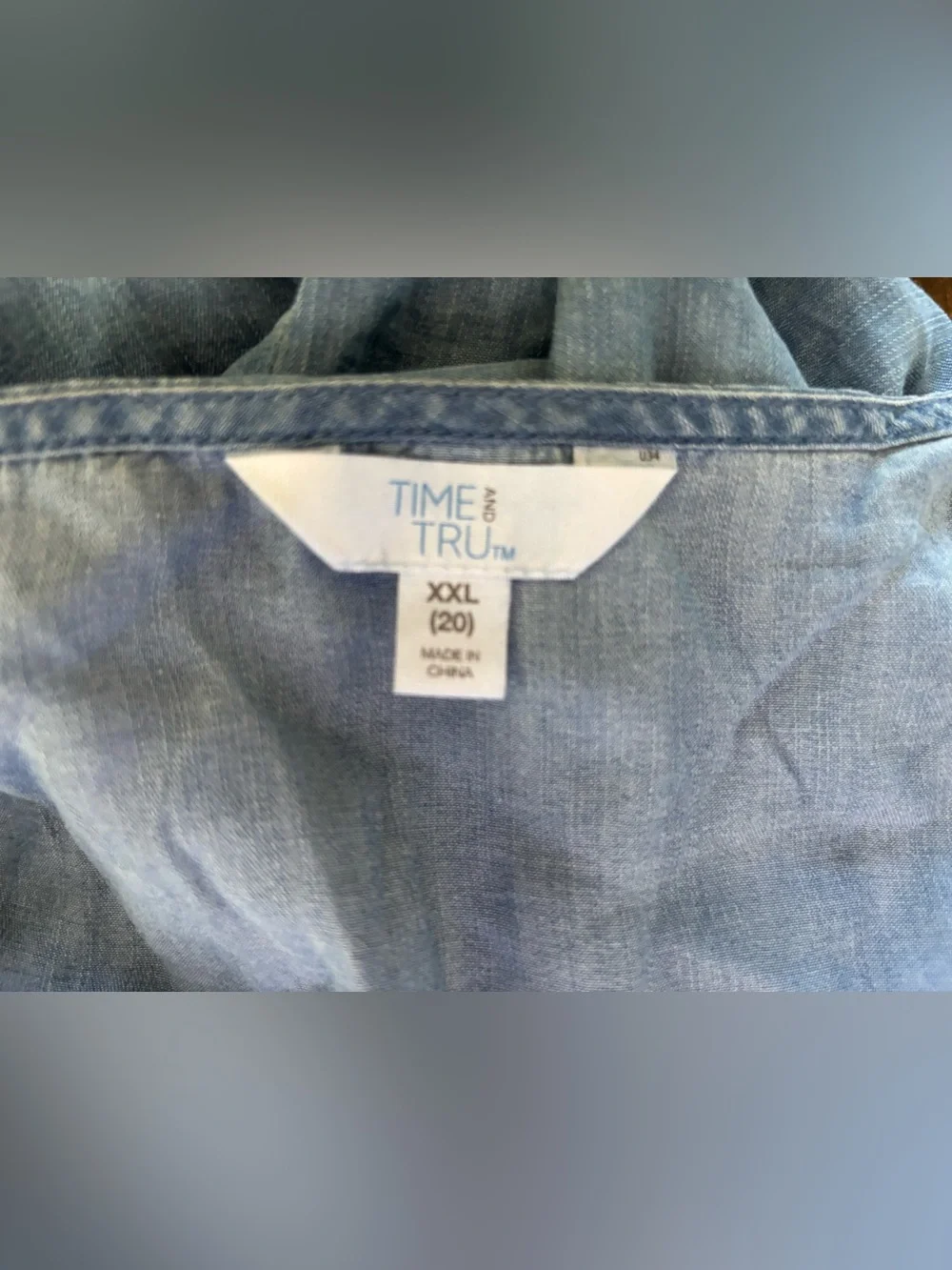 Time and Tru Women’s V Neck Sleeveless Blouse in Light Blue Denim Sz XXL/20